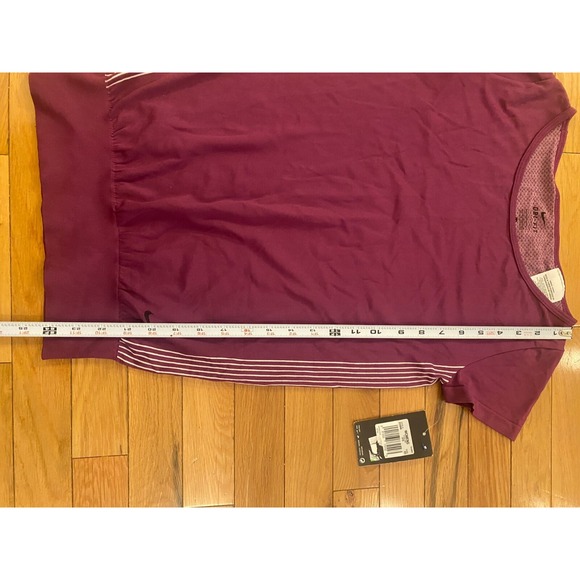 Nike Dri fit Women XSMALL Athletic Shirt Short Sleeve Fitted Hem-line T-shirt - Picture 3 of 5